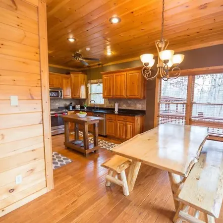 Christmas Lodge-Secluded Near Downtown Blue Ridge Esterno foto