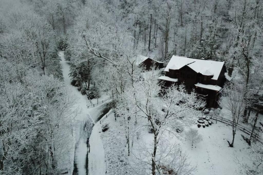 Christmas Lodge-secluded Near Downtown Hébergement de vacances Blue Ridge