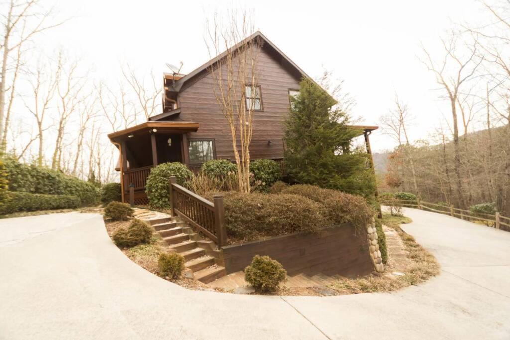 Christmas Lodge-secluded Near Downtown Hébergement de vacances *