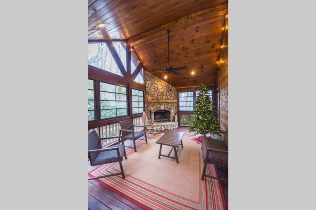 Hébergement de vacances Christmas Lodge-secluded Near Downtown Blue Ridge