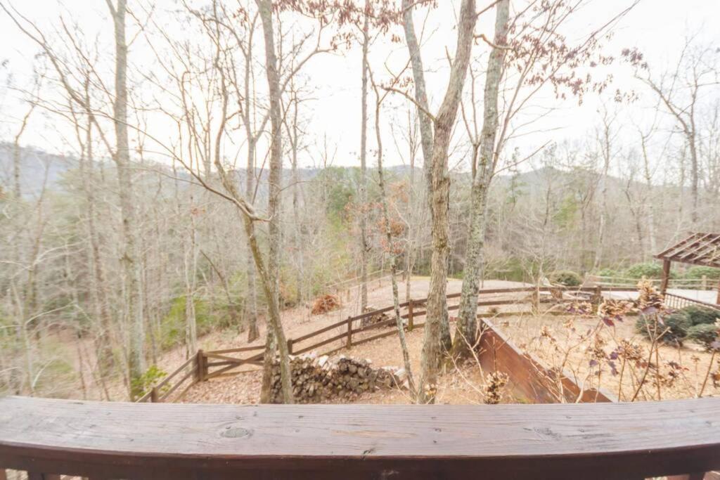 Christmas Lodge-secluded Near Downtown Hébergement de vacances *